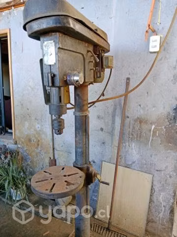 taladro de pedestal