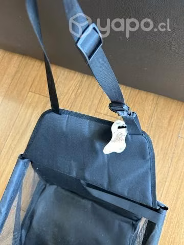 Silla de auto para mascotas.