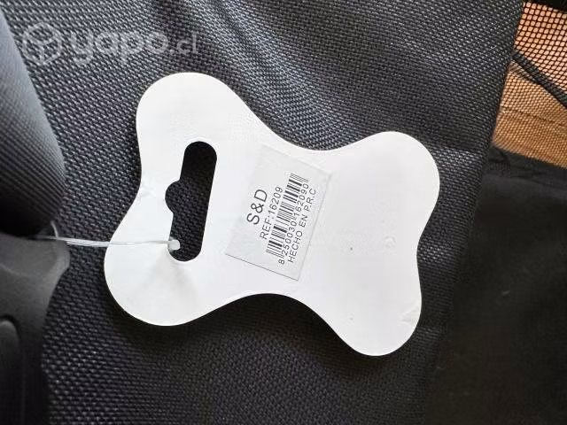 Silla de auto para mascotas.