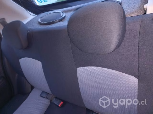 Nissan march km aprox