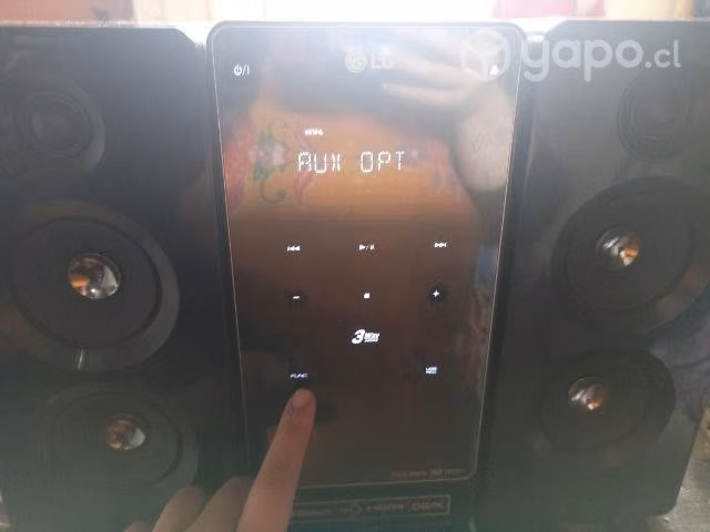 Equipo de música marca LG touch