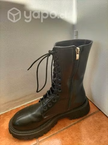 Botas negras de cuerina unisex
