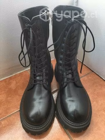 Botas negras de cuerina unisex