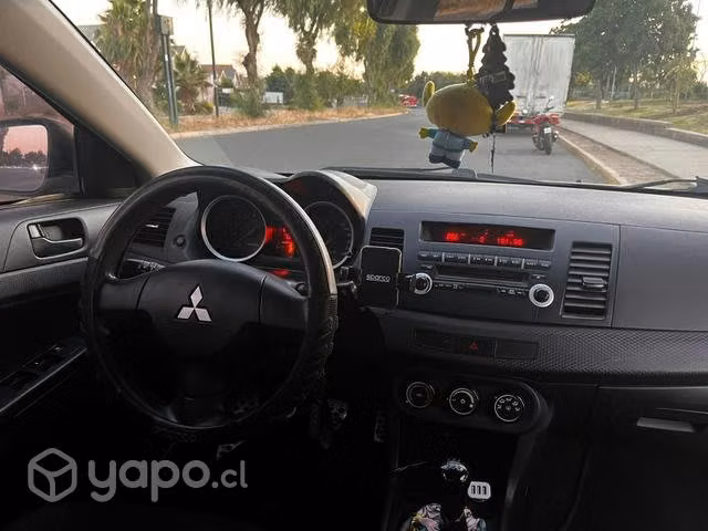Mitsubishi lancer