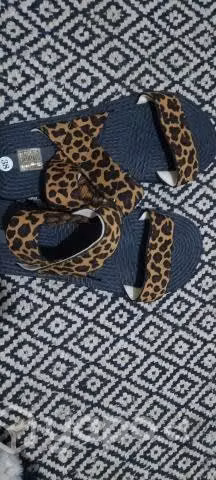 Sandalias animals print