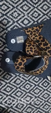 Sandalias animals print