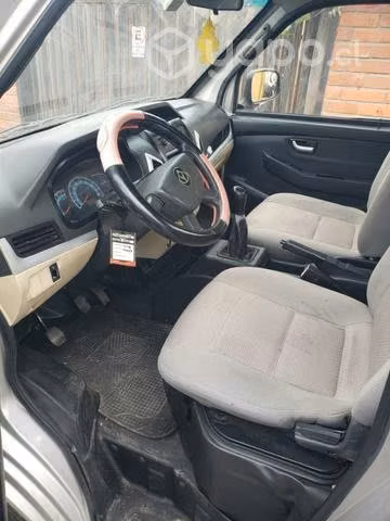 Camioneta kyc x5 plus de 1.900 kilos motor 1.8
