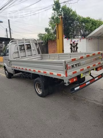 Camioneta kyc x5 plus de 1.900 kilos motor 1.8