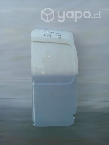 Puerta trasera rh dodge ram 700