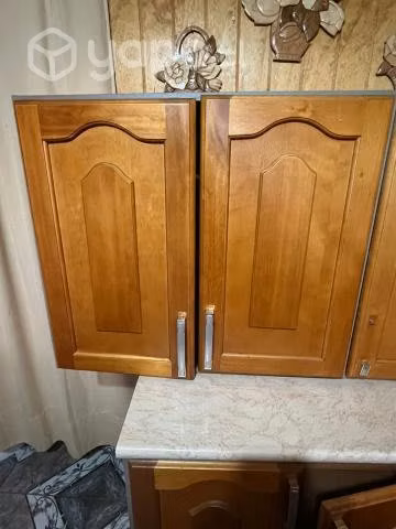 Muebles de madera con marmol