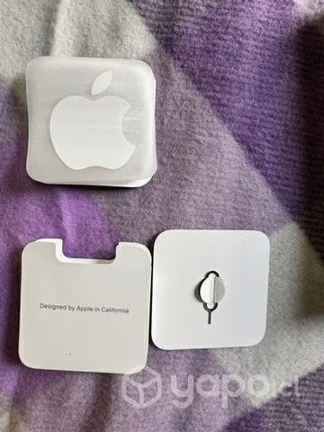 Caja y cable IPhone 13 - Imagen 3