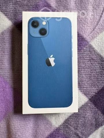 Caja y cable IPhone 13