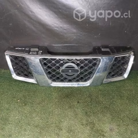 Mascara nissan np detalle en foto nav