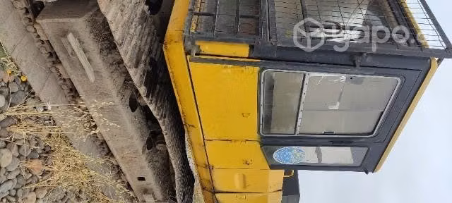 Excavadora Caterpillar e200 año 1995