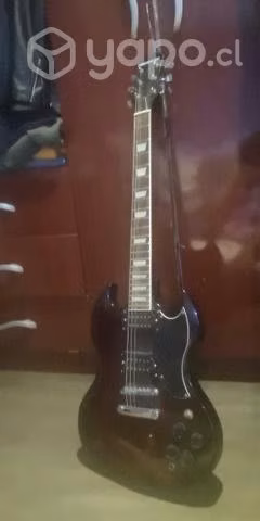Guitarra eléctrica Freeman diseño sg
