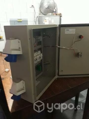 Unidad tablero eléctrico robot