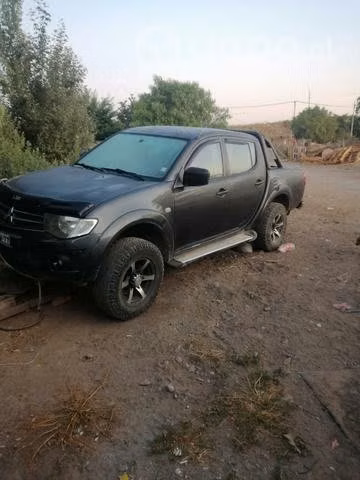 Camioneta Mitsubishi L 200