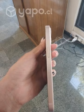 IPhone 13 casi nuevo - Imagen 3