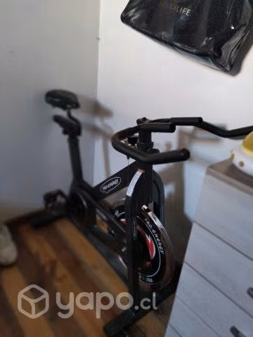 Tv plasma y bicicleta de ejercicio