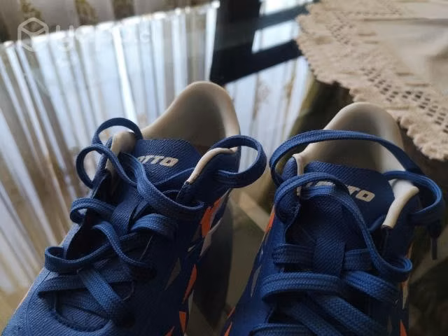 Zapatos de fútbol Lotto talla 30
