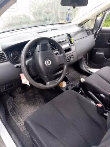 Nissan tiida 2012