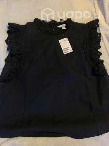 Polera negra hym