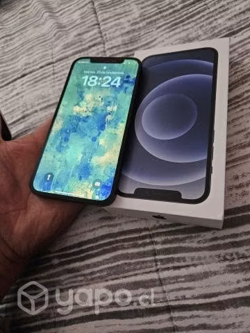 Iphone 12 con su caja respectiva