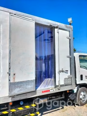 Camión disponible para transporte frio