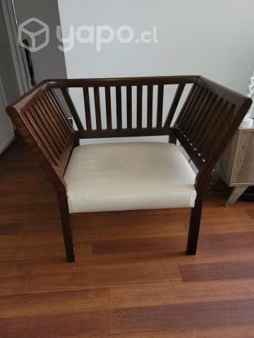 Dos sitiales de excelente madera