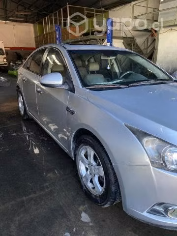 Se vende Chevrolet cruze 1.8 at