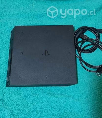 PS4 pro, con controles, accesorios y juegos