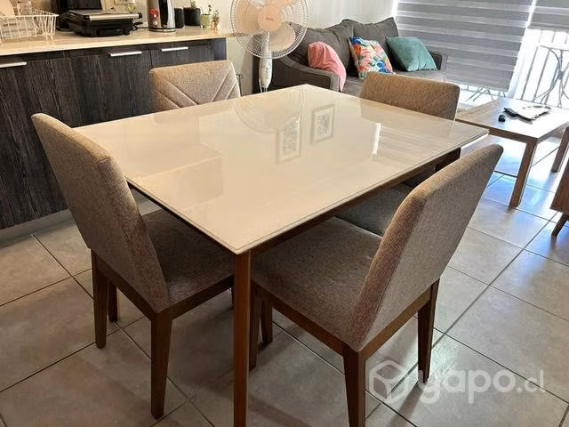 Juego comedor + 4 sillas