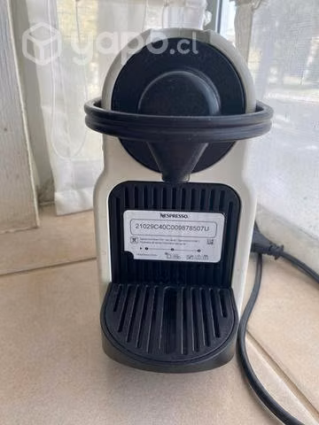 Cafetera Nespresso con Espumador