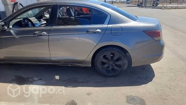 Se vende honda acord 2.4 por renovación