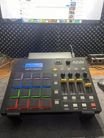 Controlador Akai Mpd 226
