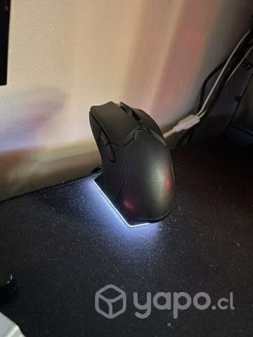 Pc gamer con periféricos