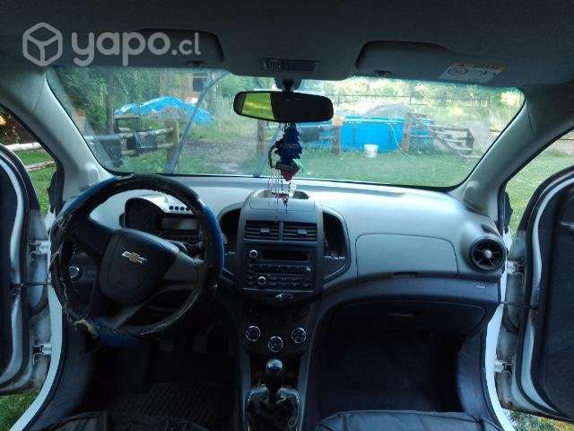 Se vende Chevrolet Sonic o permuta por moto
