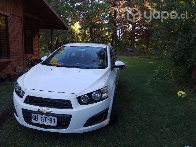 Se vende Chevrolet Sonic o permuta por moto
