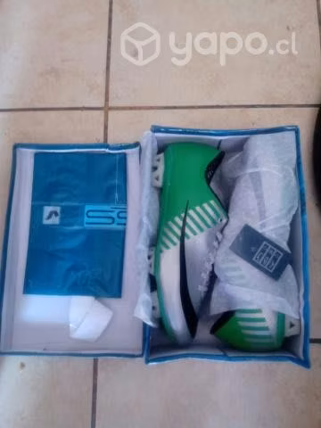 Zapatos de fútbol buss
