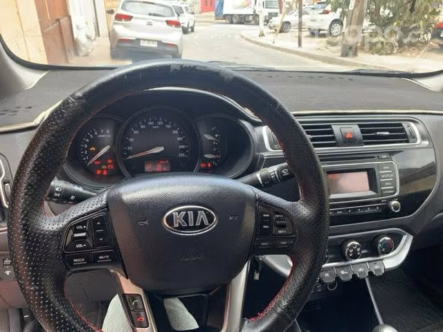 Kia Río 4 automático, full equipo 2016 - Imagen 3