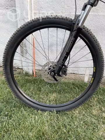 Bicicleta Cannondale Catalyst 1