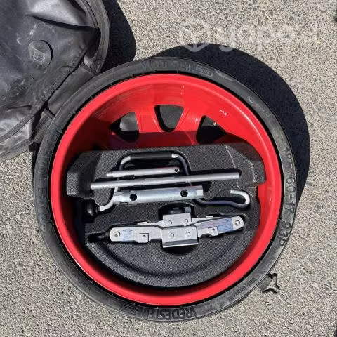 Porsche rueda de repuesto + gata tipo tijera NUEVA - Imagen 2