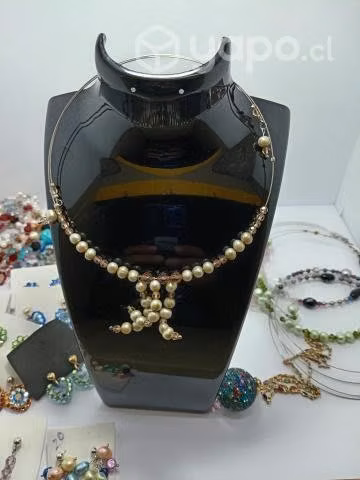 Gargantilla con cristales Swarovski y perlas