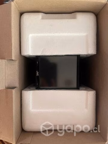 Radio JVC modelo KW-AVX800 para auto