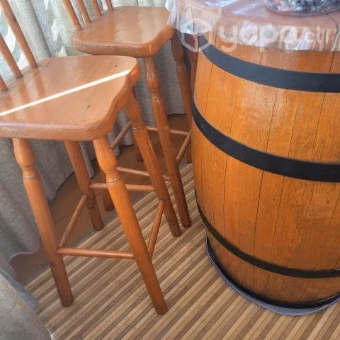 Mesa barril para terrazas más 4 sillas