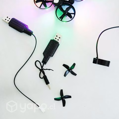 Mini dron recargable con luces led control remoto - Imagen 2