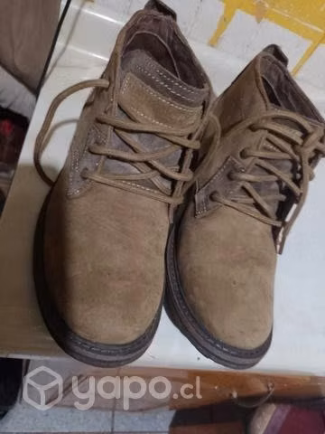 Zapatos de cuero talla 39 de varón