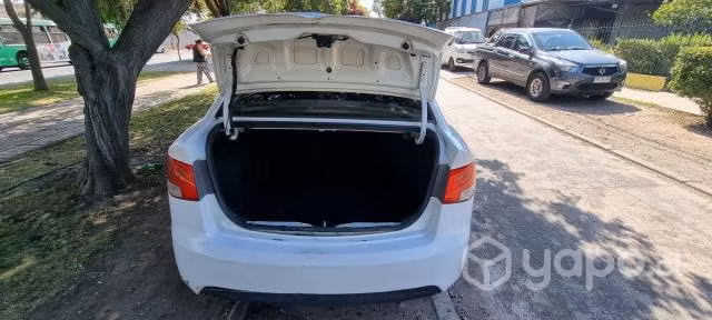 Kia cerato 2011