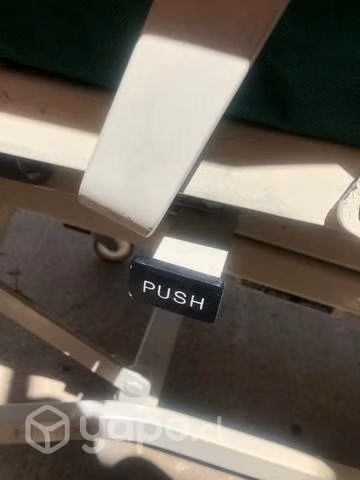 Cama clínica eléctrica