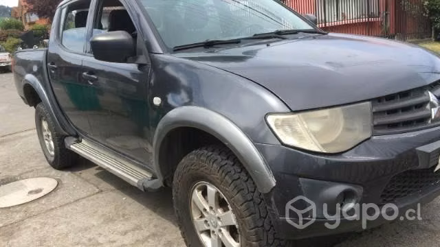 Camioneta Mitsubishi L200 Work